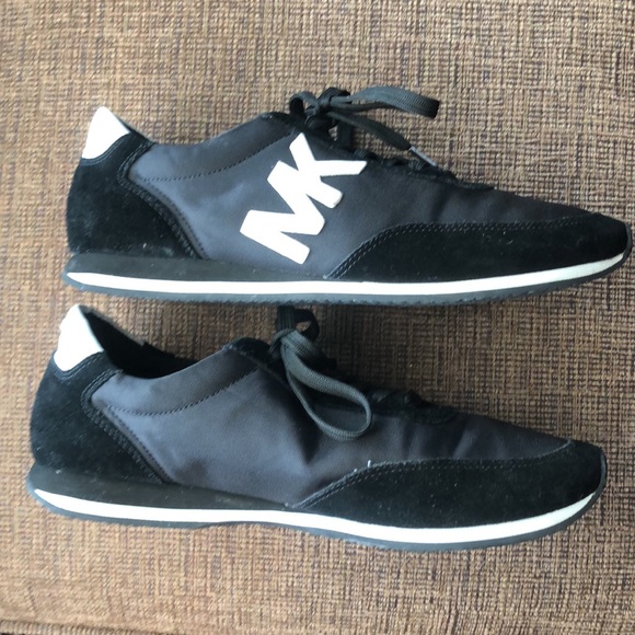 Michael Kors sneakers. Size 10M. Black - Picture 6 of 10